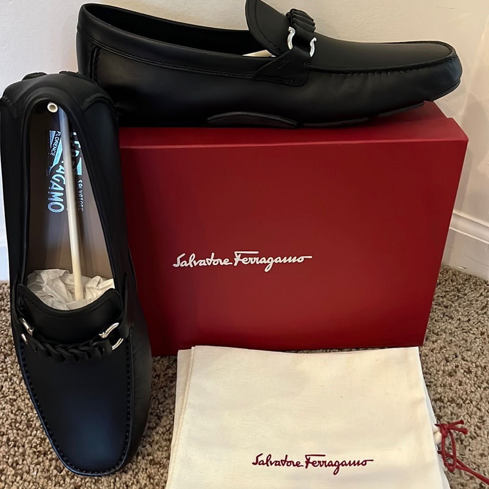 Brand new Salvatore Ferragamo size 10 E black
